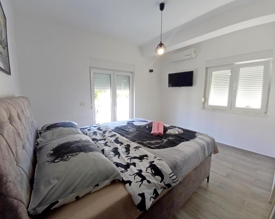 Holiday House Kazali, Medulin Buitenkant foto